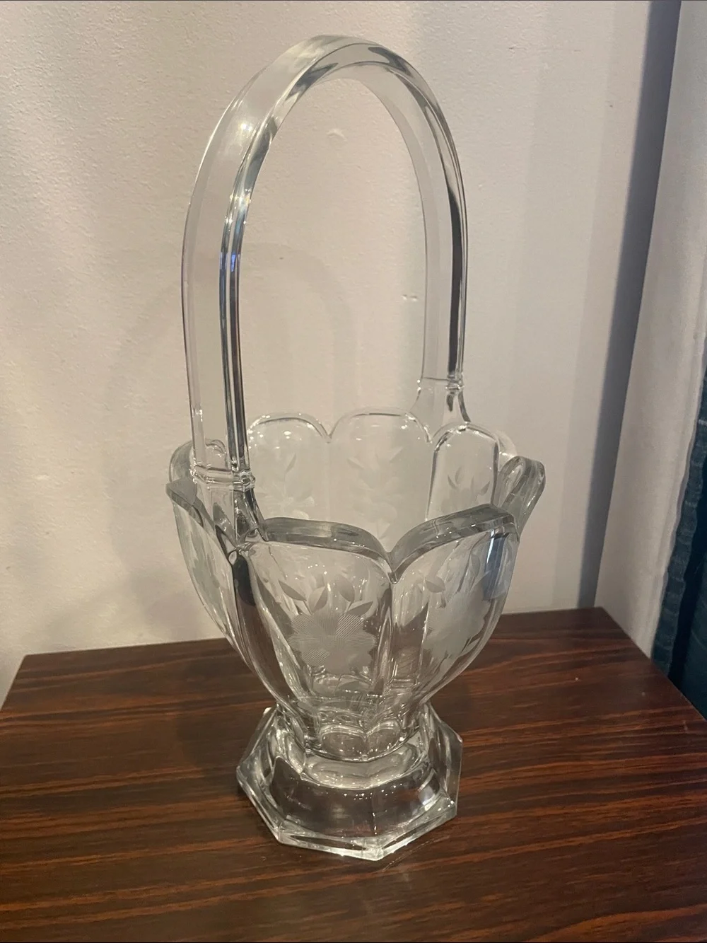 Heisey round colonial Crystal basket